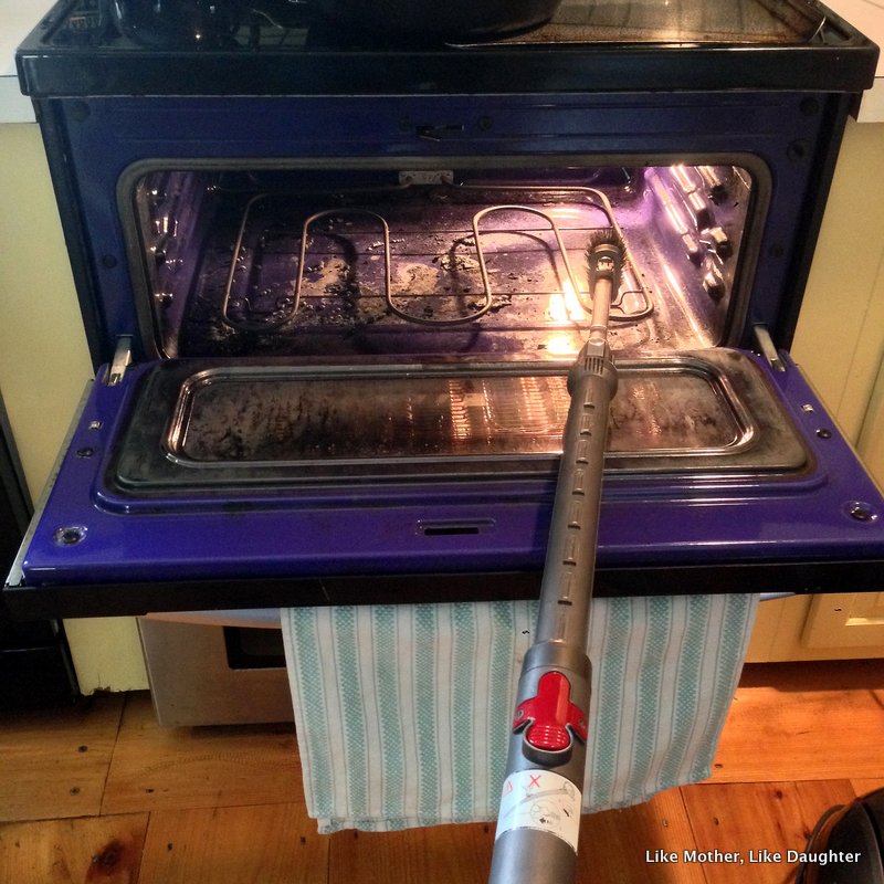 That time I had to vacuum out my oven: {pretty, happy, funny, real} ~ Like Mother, Like Daughter